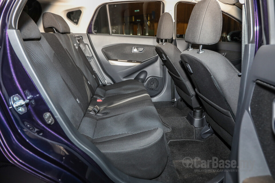 Nissan Navara D23 Facelift (2021) Interior