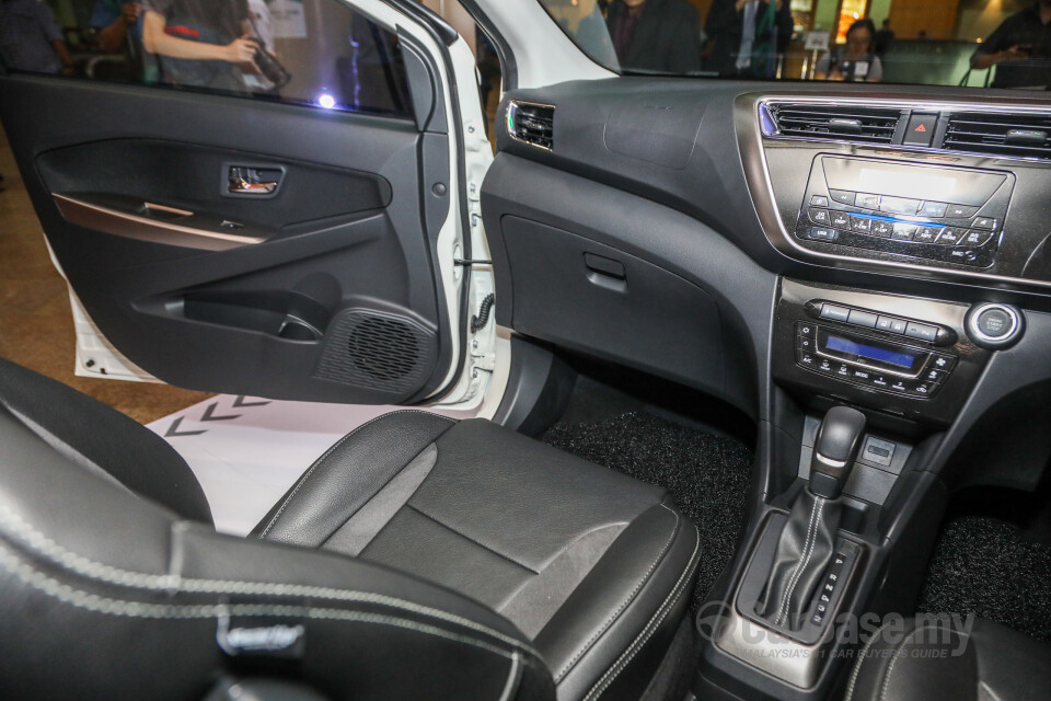 Nissan Navara D23 (2015) Interior