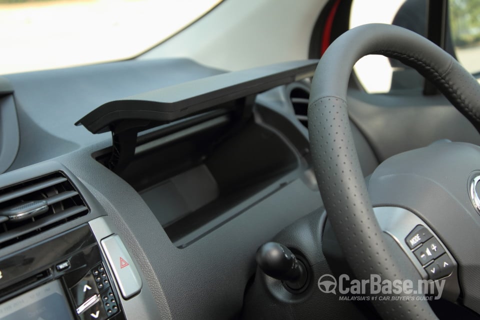 Perodua Alza Mk1 Facelift (2014) Interior