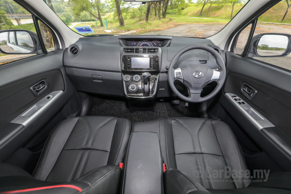 Proton Exora Mk1 RC (2019) Interior