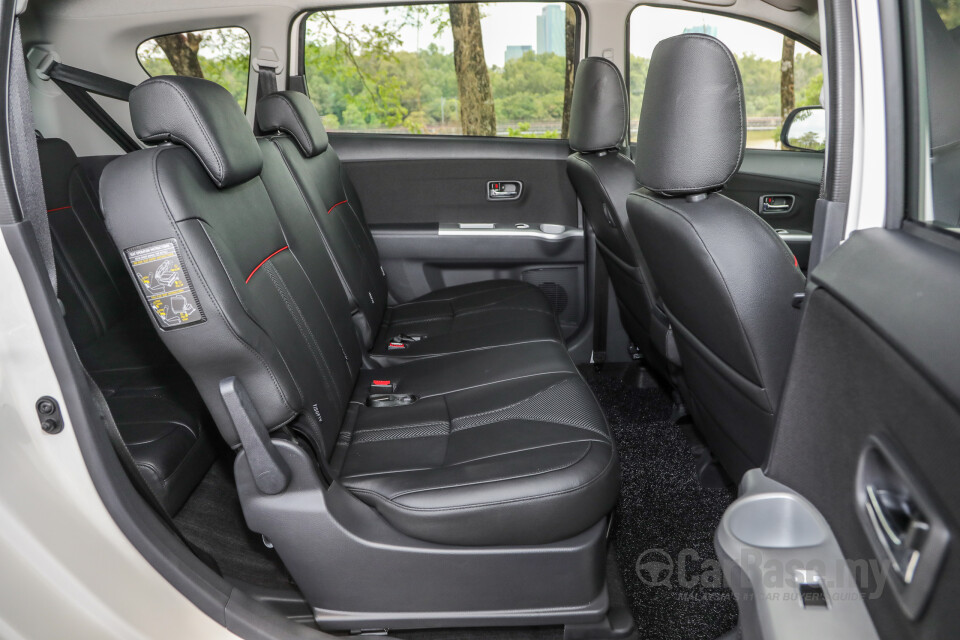 Perodua Aruz D38L (2019) Interior