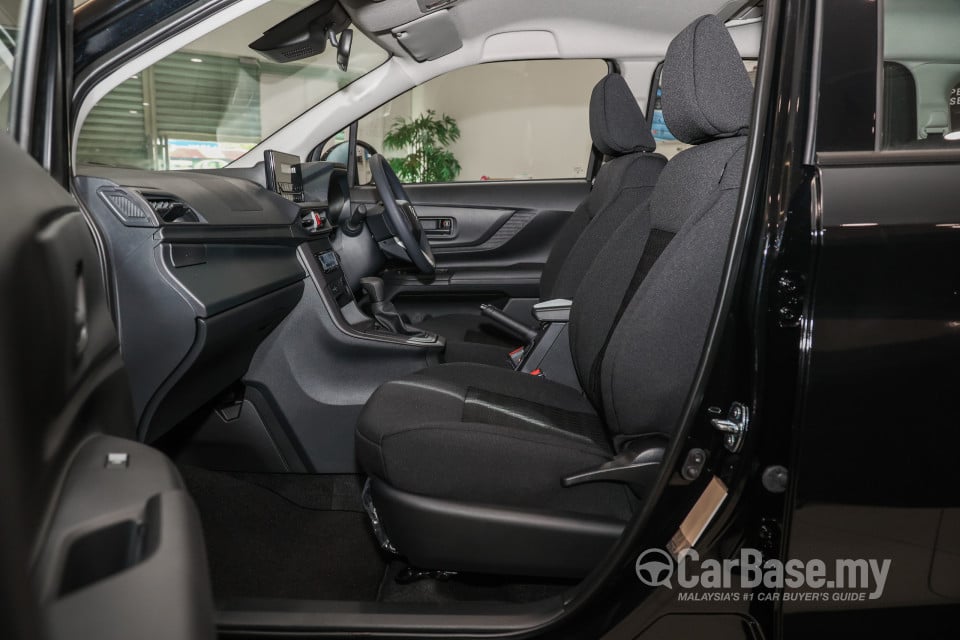 Perodua Alza D27A (2022) Interior