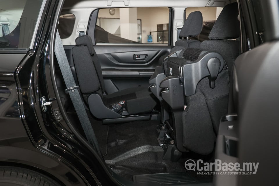Perodua Alza D27A (2022) Interior