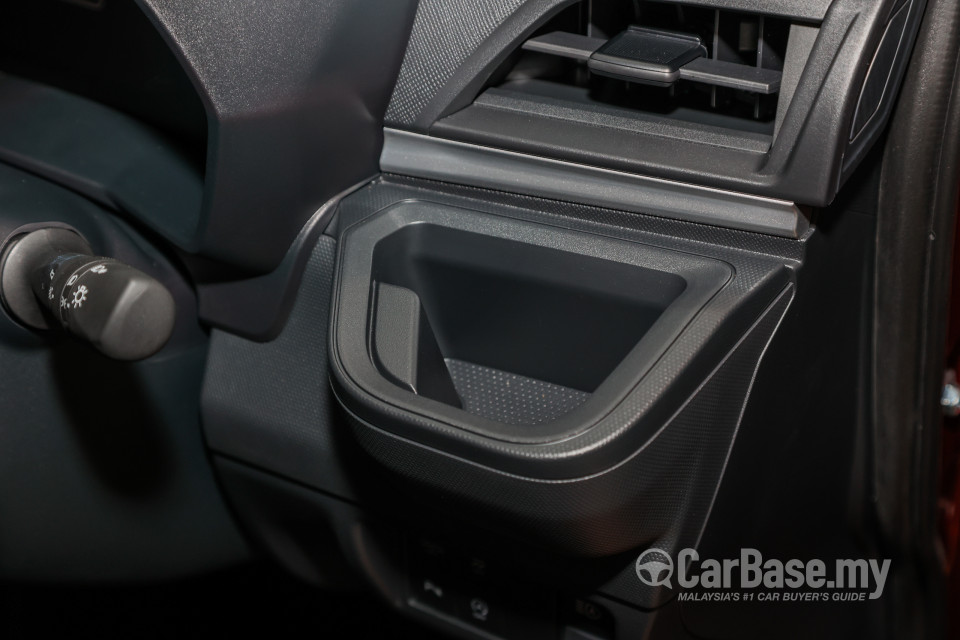 Perodua Alza D27A (2022) Interior