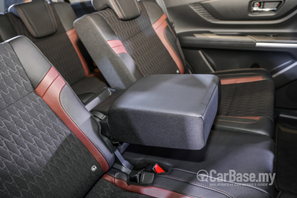 Perodua Alza D27A (2022) Interior