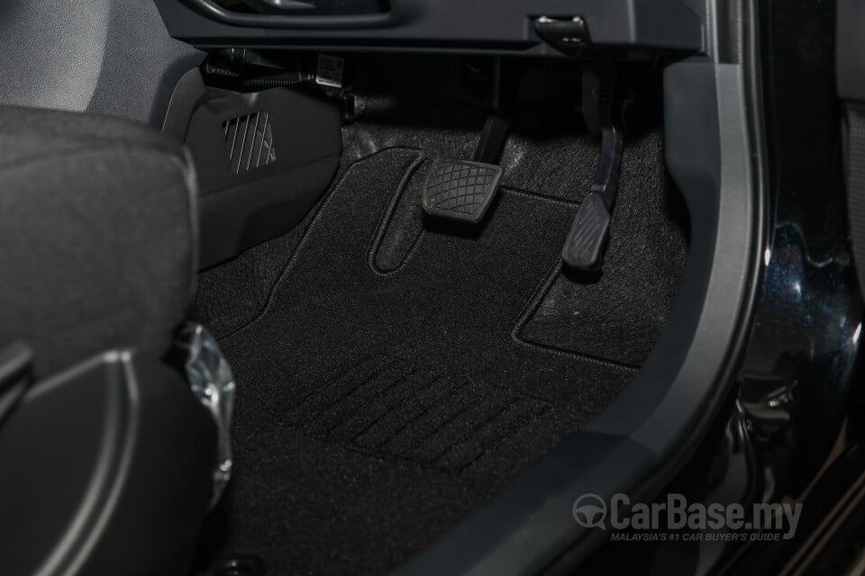 Perodua Alza D27A (2022) Interior