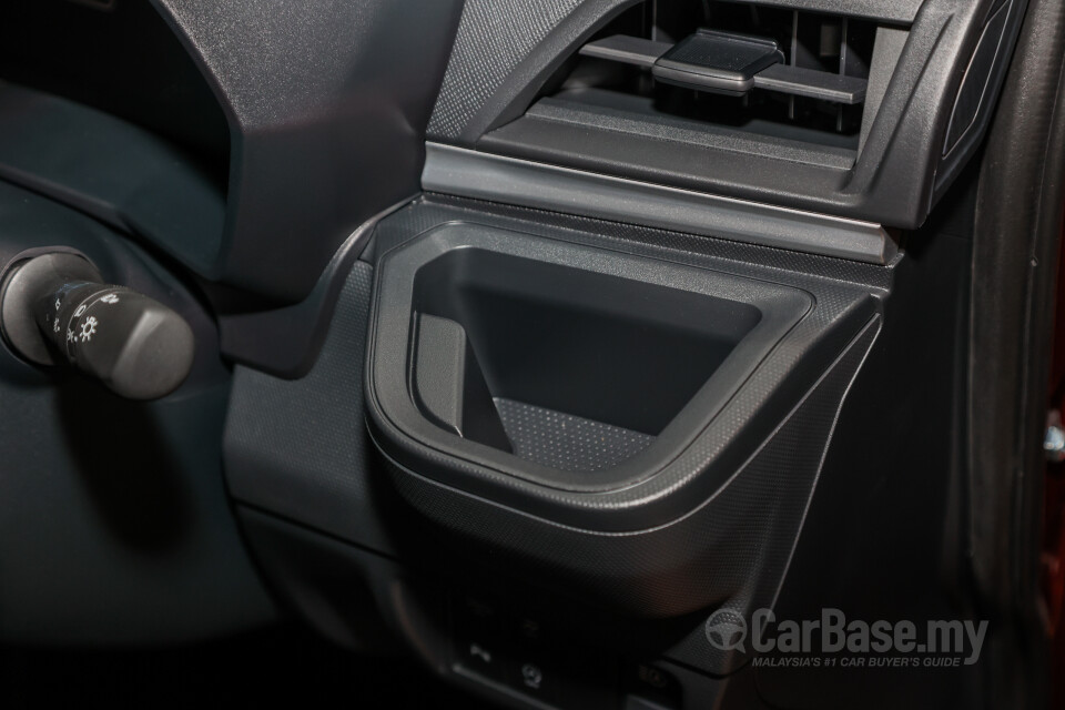 Perodua Alza D27A (2022) Interior