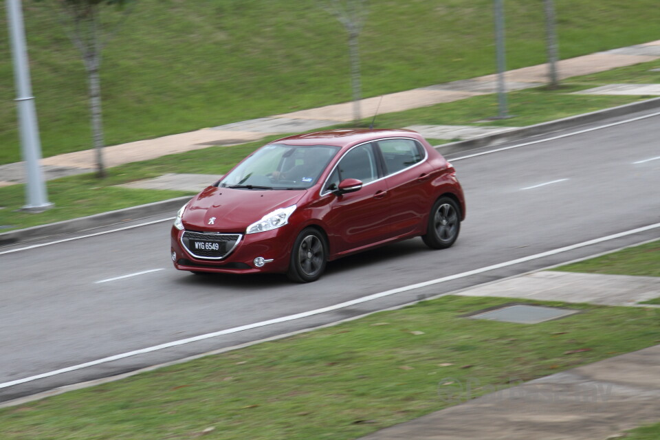 Perodua Aruz D38L (2019) Exterior