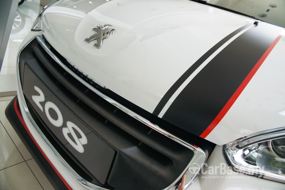 Peugeot 208 Mk1 (2013) Exterior