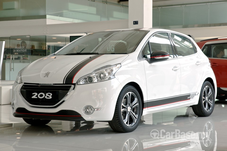 Peugeot 208 Mk1 (2013) Exterior