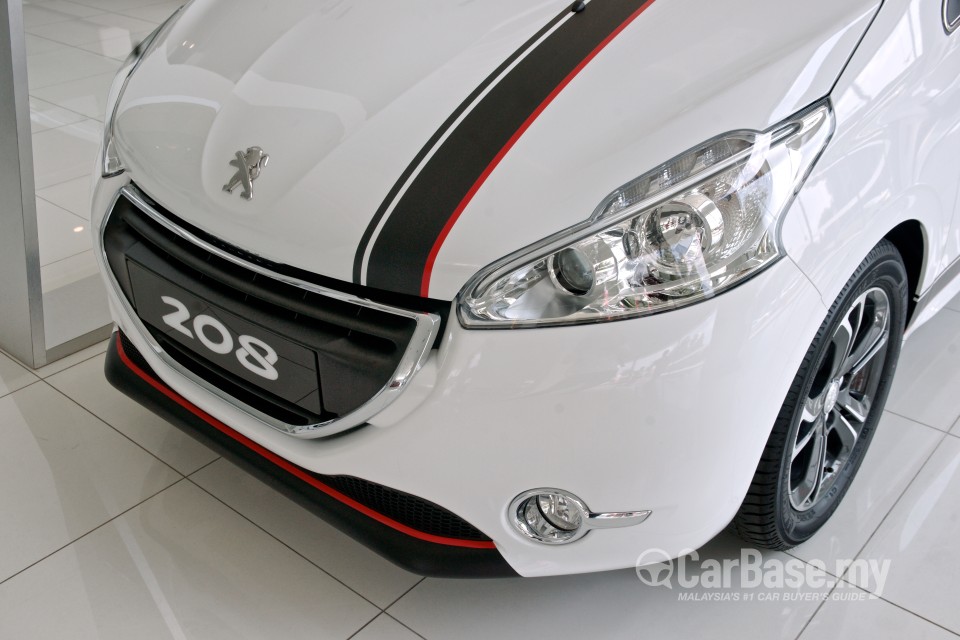Peugeot 208 Mk1 (2013) Exterior