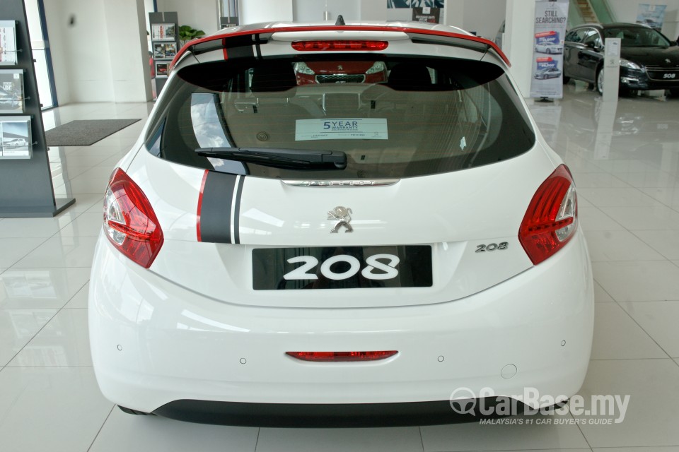 Peugeot 208 Mk1 (2013) Exterior