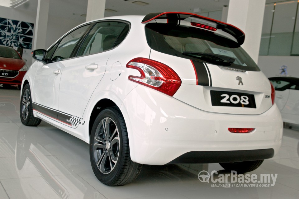 Peugeot 208 Mk1 (2013) Exterior