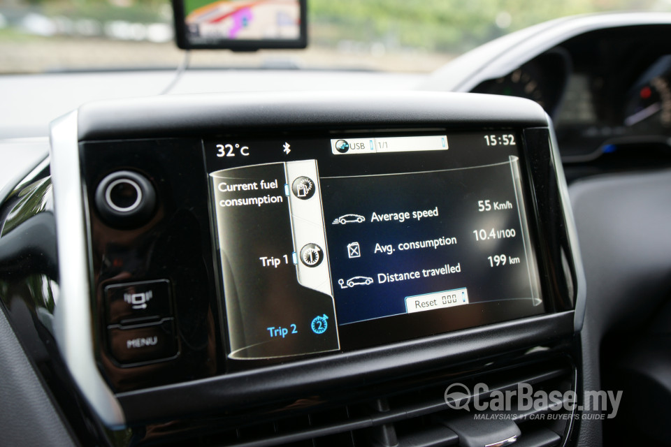 Peugeot 208 Mk1 (2013) Interior