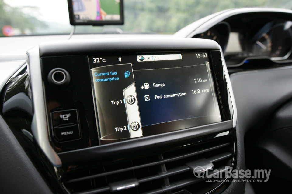 Peugeot 208 Mk1 (2013) Interior