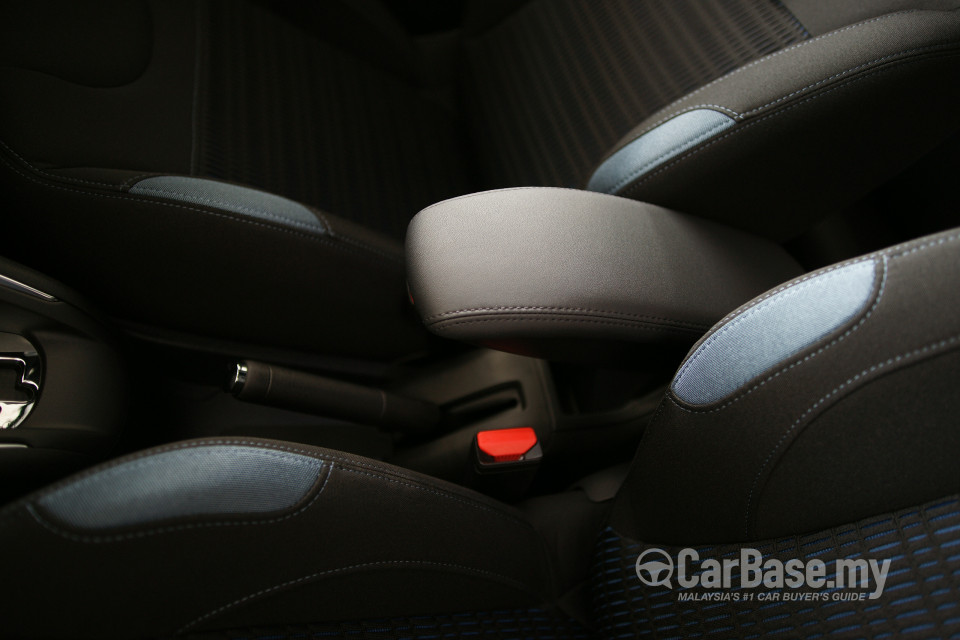 Peugeot 208 Mk1 (2013) Interior