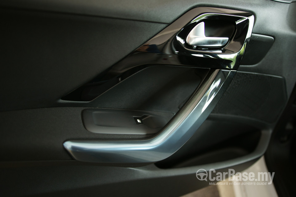 Peugeot 208 Mk1 (2013) Interior