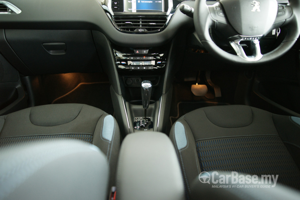 Peugeot 208 Mk1 (2013) Interior
