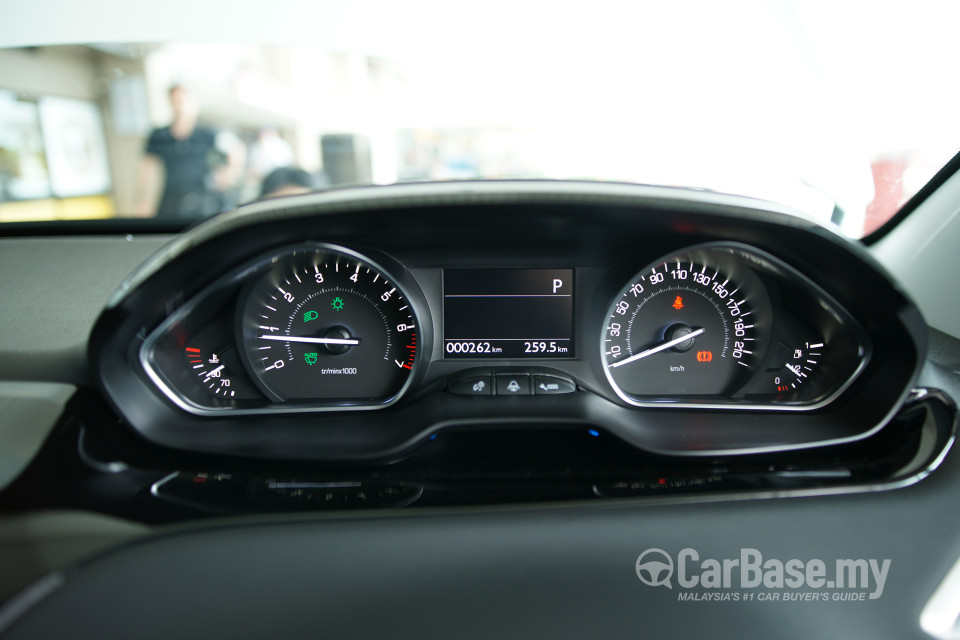 Peugeot 208 Mk1 (2013) Interior