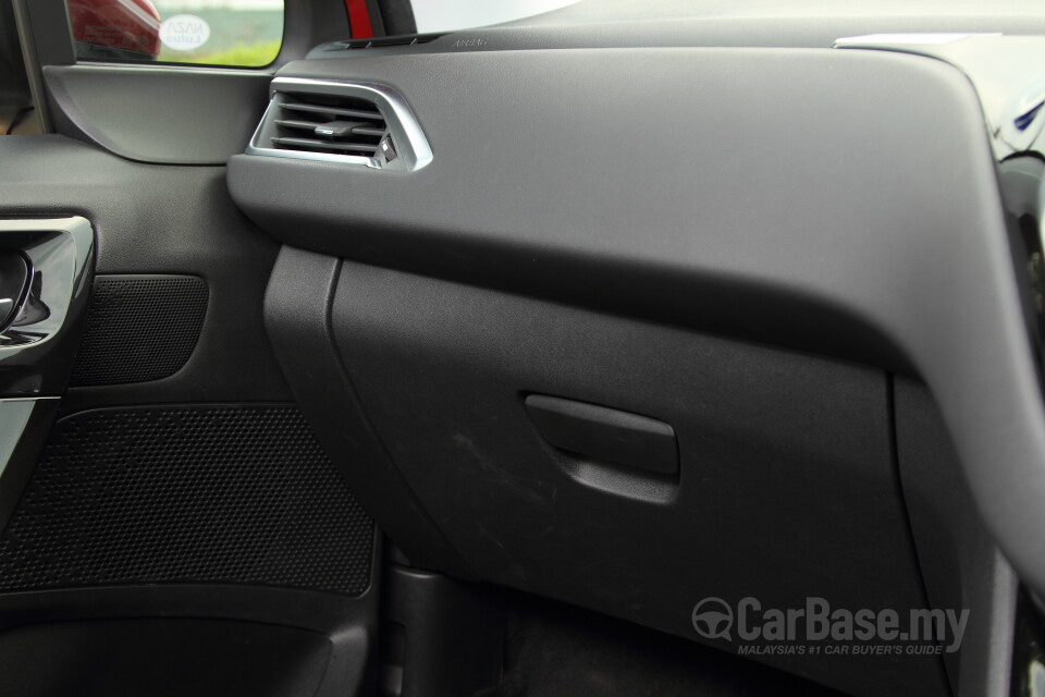 Mitsubishi ASX Mk1 Facelift (2013) Interior