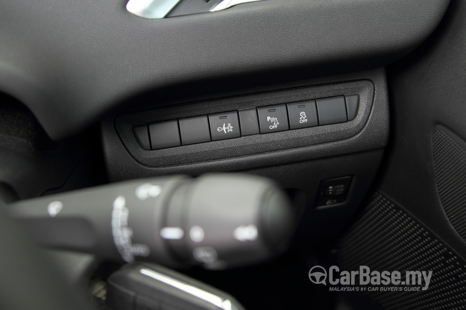 Peugeot 208 Mk1 (2013) Interior