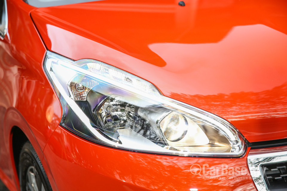 Peugeot 208 Mk1 Facelift (2017) Exterior