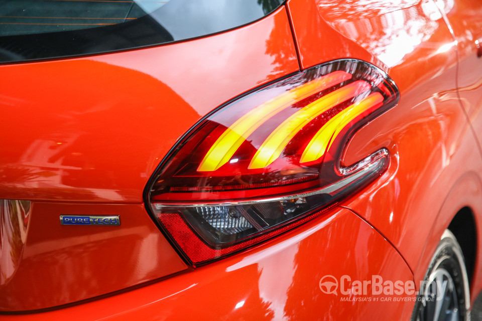 Peugeot 208 Mk1 Facelift (2017) Exterior