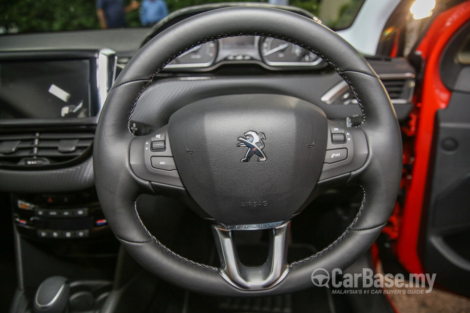 Peugeot 208 Mk1 Facelift (2017) Interior
