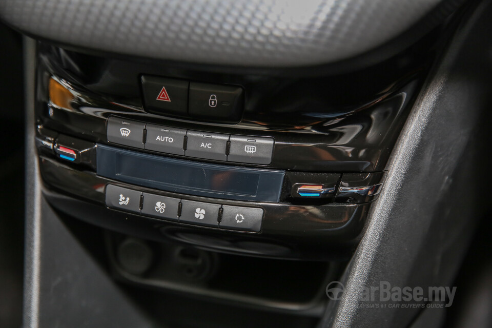 Nissan Navara D23 (2015) Interior