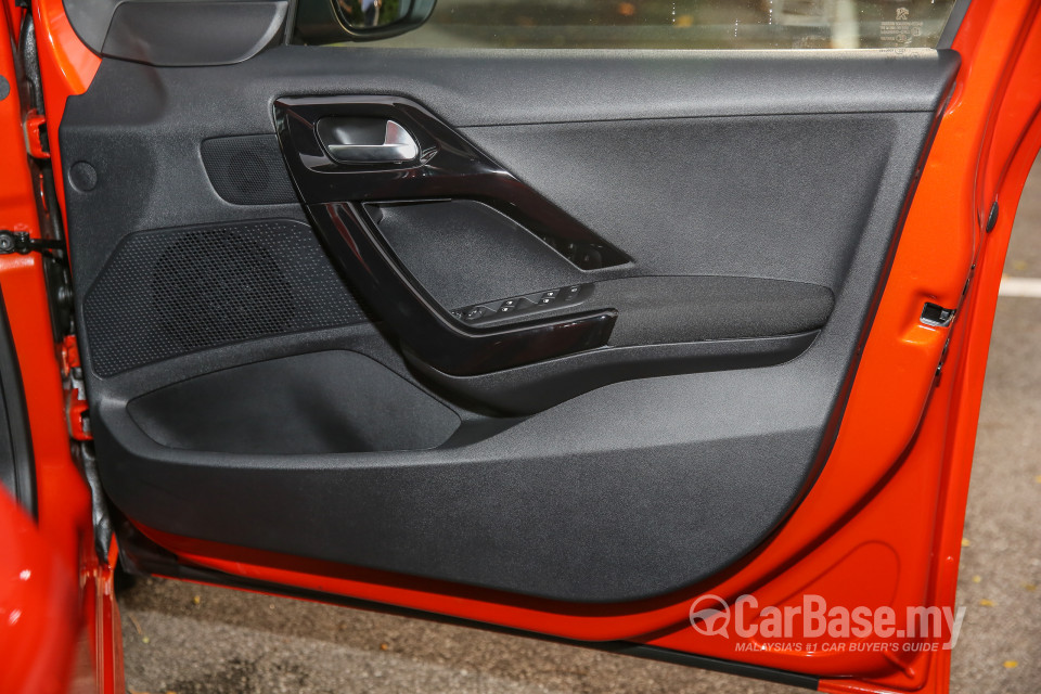 Peugeot 208 Mk1 Facelift (2017) Interior