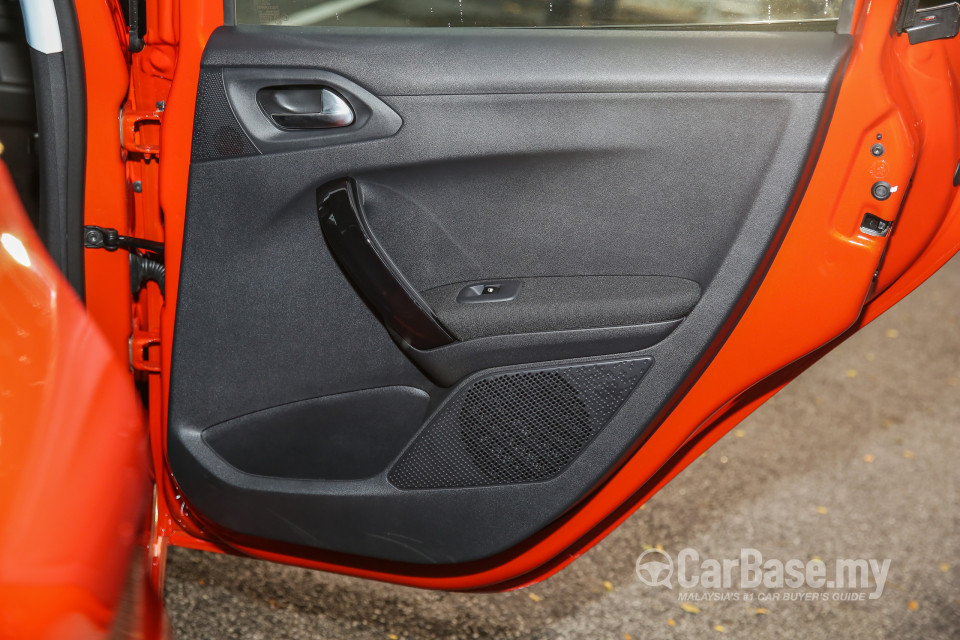 Peugeot 208 Mk1 Facelift (2017) Interior