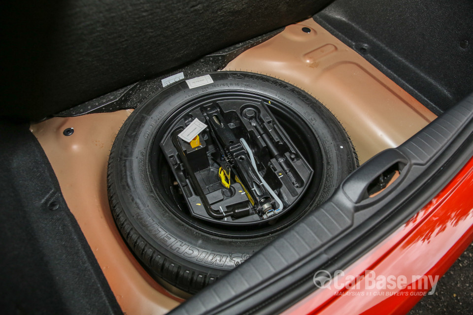 Peugeot 208 Mk1 Facelift (2017) Interior