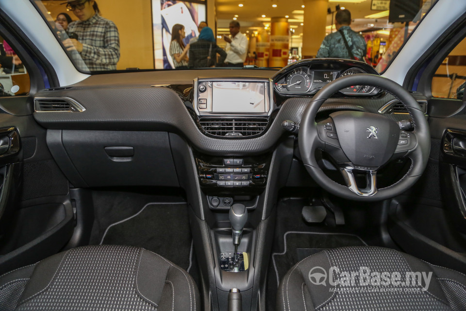 Peugeot 208 Mk1 Facelift (2017) Interior