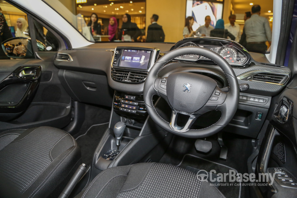Peugeot 208 Mk1 Facelift (2017) Interior