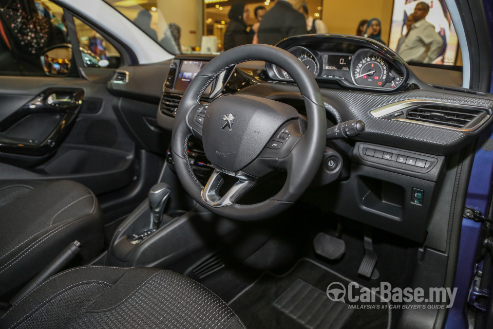 Peugeot 208 Mk1 Facelift (2017) Interior