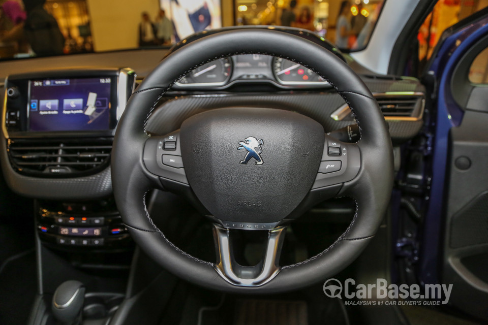 Peugeot 208 Mk1 Facelift (2017) Interior