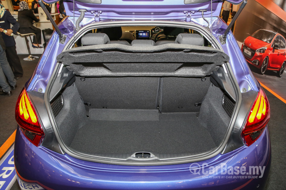 Peugeot 208 Mk1 Facelift (2017) Interior