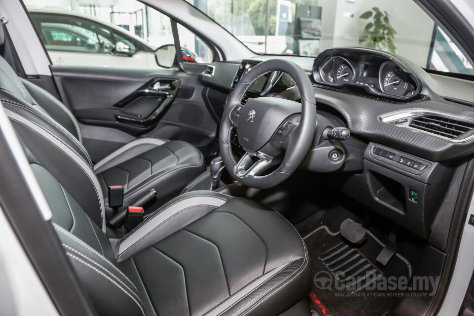 Nissan Navara D23 Facelift (2021) Interior