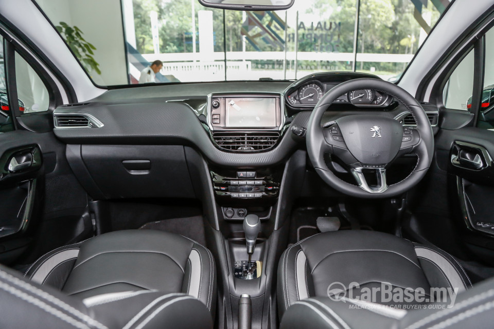 Peugeot 208 Mk1 Facelift (2017) Interior