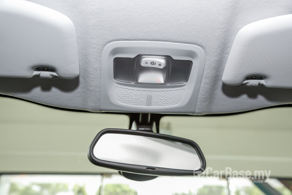 Peugeot 208 Mk1 Facelift (2017) Interior