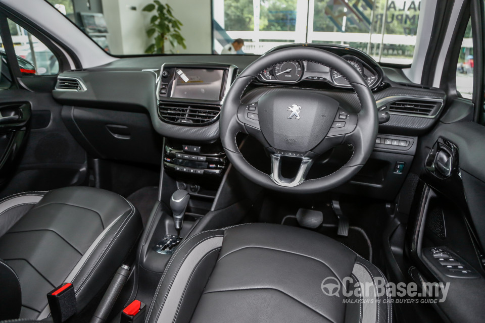Peugeot 208 Mk1 Facelift (2017) Interior