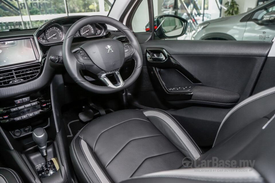 Mazda MX-5 ND (2015) Interior