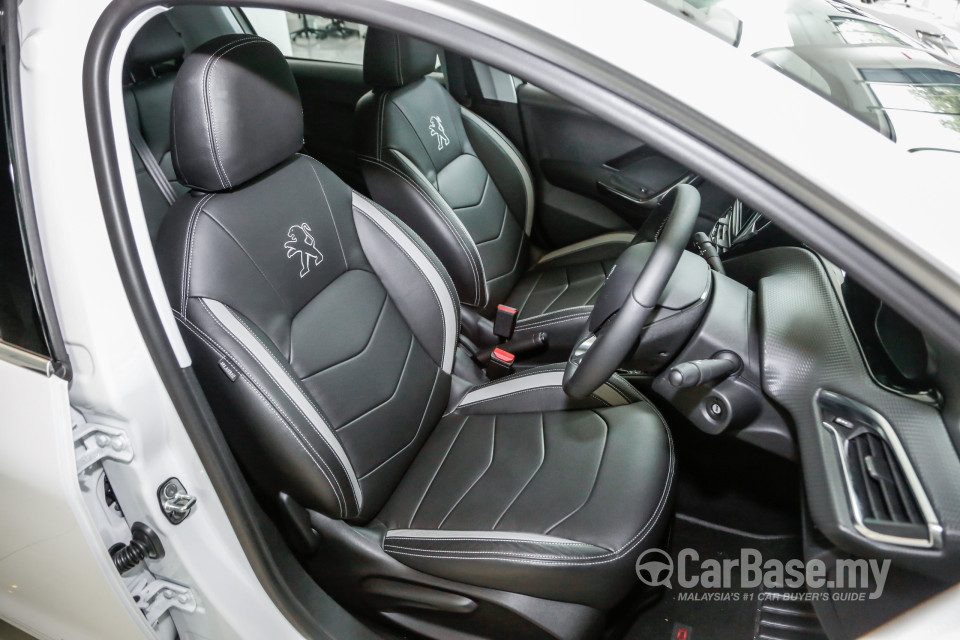 Peugeot 208 Mk1 Facelift (2017) Interior