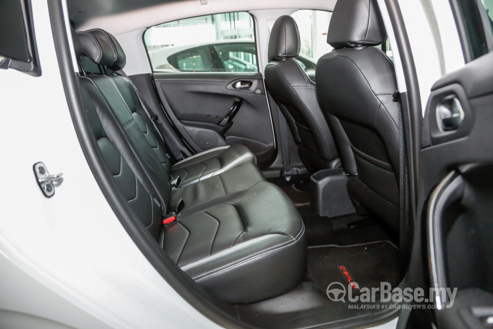 Peugeot 208 Mk1 Facelift (2017) Interior