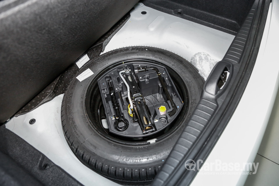 Peugeot 208 Mk1 Facelift (2017) Interior