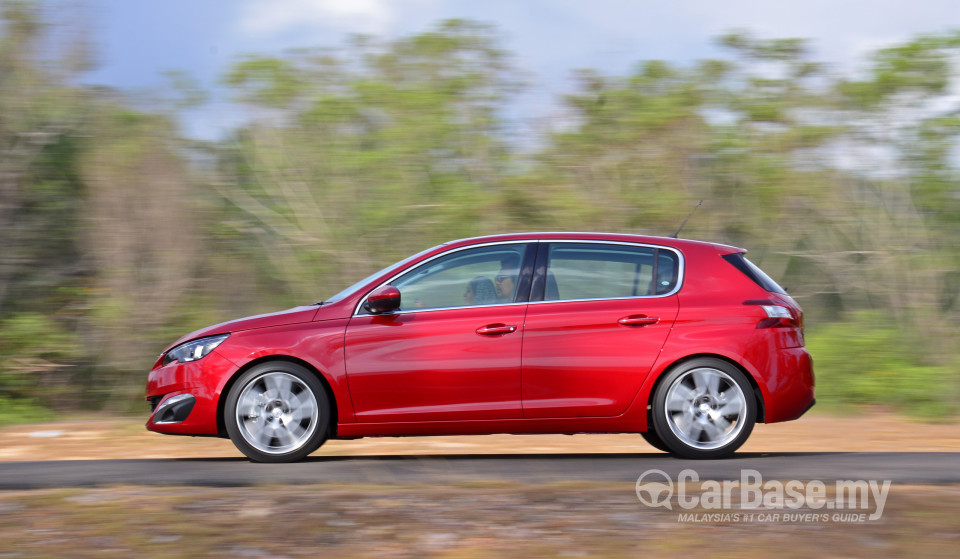 Peugeot 308 T9 (2015) Exterior