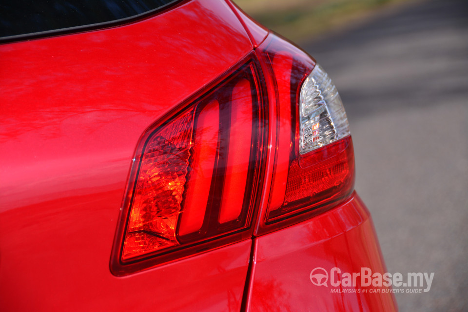 Peugeot 308 T9 (2015) Exterior