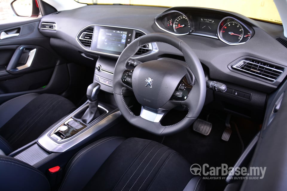 Peugeot 308 T9 (2015) Interior