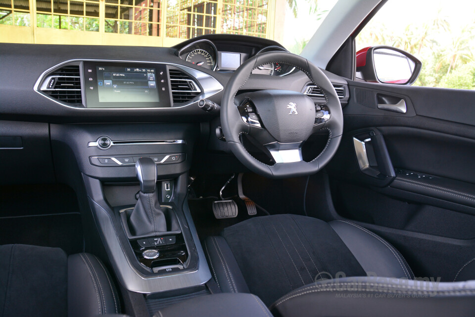 Chevrolet Cruze J300 (2012) Interior