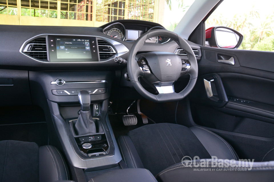 Peugeot 308 T9 (2015) Interior